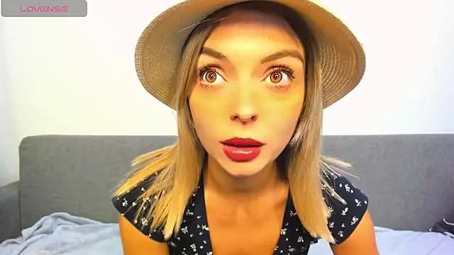 Snapshot of _ellen_meow_ chatting on October 20, 10:10 pm  ellen meow  online show from October 20, 10:10 pm