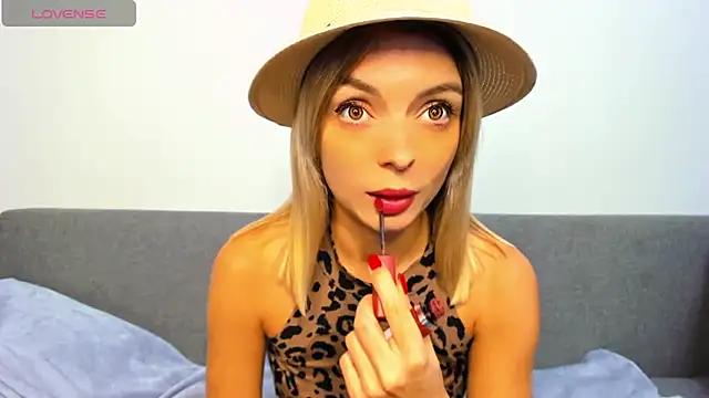 Snapshot of _ellen_meow_ chatting on October 24, 9:11 pm  ellen meow  online show from October 24, 9:11 pm