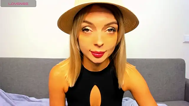 Snapshot of _ellen_meow_ chatting on October 26, 8:59 pm  ellen meow  online show from October 26, 8:59 pm