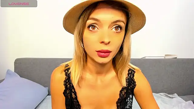 Snapshot of _ellen_meow_ chatting on October 29, 8:54 pm  ellen meow  online show from October 29, 8:54 pm