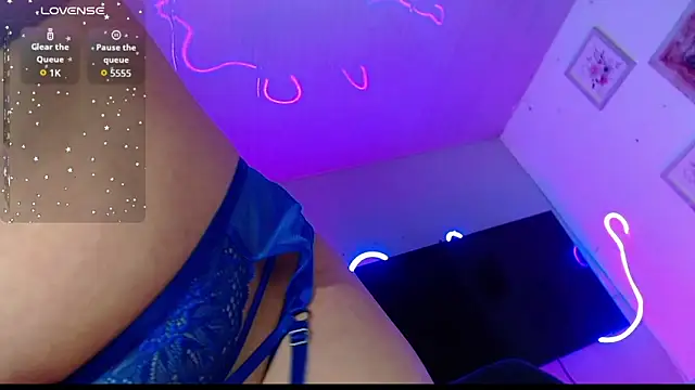 isabelladoll19 online show from May 22, 10:15 pm