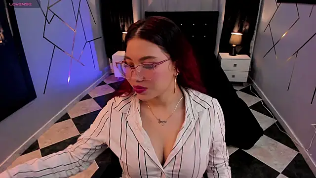 kyliejenner hot online show from January 24, 3:54 am