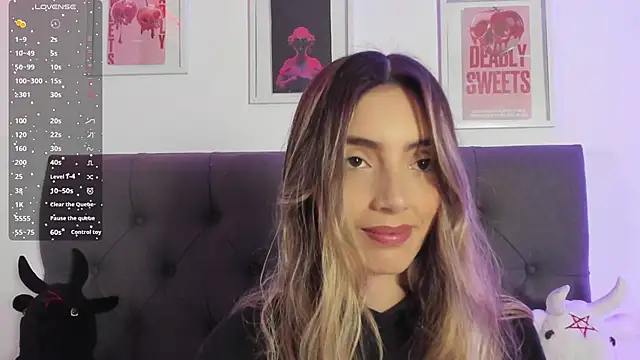 Snapshot of IsadoraGalle_ chatting on March 7, 1:02 am IsadoraGalle online show from March 7, 1:02 am