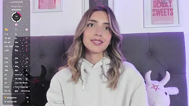 Snapshot of IsadoraGalle_ chatting on April 4, 9:12 pm IsadoraGalle online show from April 4, 9:12 pm