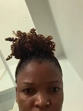 slimcateee online show from February 2, 8:35 am