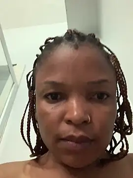 slimcateee online show from February 7, 7:40 am