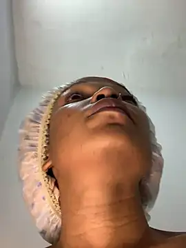 slimcateee online show from February 8, 6:01 am