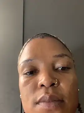 slimcateee online show from February 18, 8:59 am