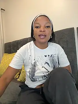 slimcateee online show from November 11, 8:31 pm