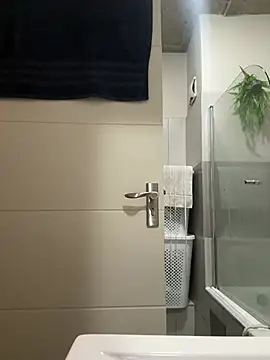 slimcateee online show from March 1, 6:54 pm