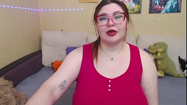 JuliaKeln online show from January 12, 10:45 am
