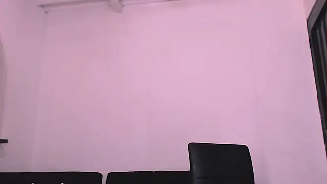 Snapshot of DanielaTsDom chatting on March 23, 6:37 am DanielaTsDom online show from March 23, 6:37 am