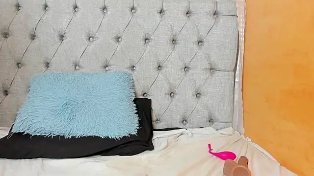 Lilit 93  online show from January 15, 8:30 am