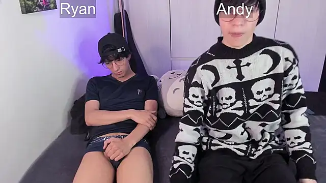 Snapshot of Aventure_Twinks chatting on December 19, 11:25 pm Aventure Twinks online show from December 19, 11:25 pm