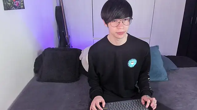 Snapshot of Aventure_Twinks chatting on January 25, 10:29 am Aventure Twinks online show from January 25, 10:29 am