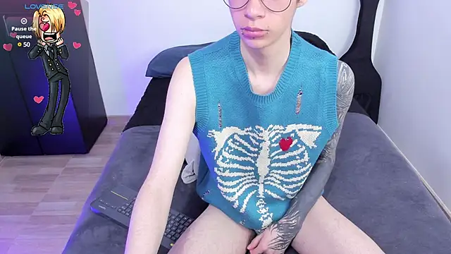 Snapshot of Aventure_Twinks chatting on March 8, 9:18 pm Aventure Twinks online show from March 8, 9:18 pm