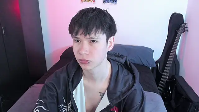Snapshot of Aventure_Twinks chatting on June 13, 8:40 pm Aventure Twinks online show from June 13, 8:40 pm