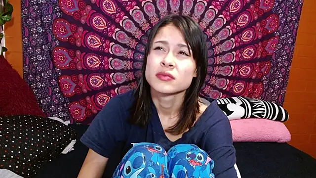 Snapshot of AbbySccott chatting on March 6, 12:21 am AbbySccott online show from March 6, 12:21 am