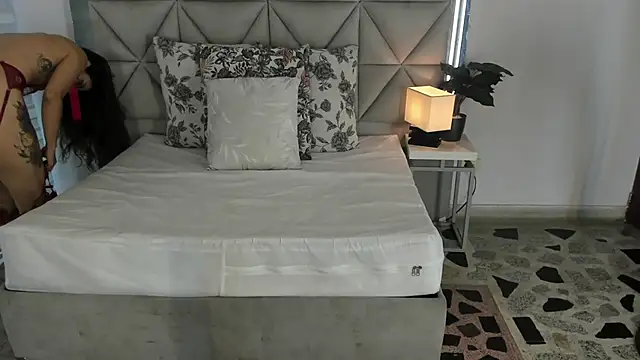 nina pons online show from October 11, 8:51 pm