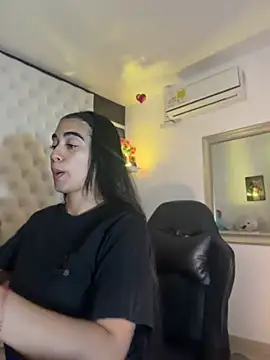 ZarahEvans online show from August 6, 8:33 pm