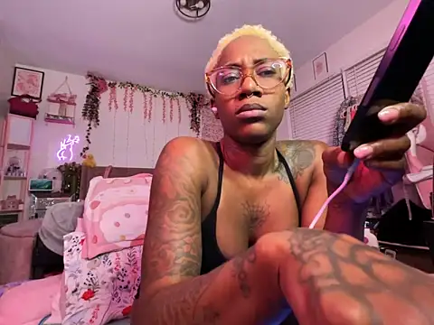 VixenCapri online show from February 4, 12:38 am