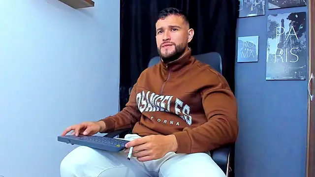 Snapshot of AndrewDiaz chatting on November 15, 7:27 am AndrewDiaz online show from November 15, 7:27 am