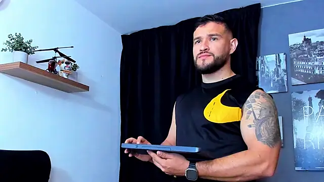 Snapshot of AndrewDiaz chatting on November 25, 5:51 am AndrewDiaz online show from November 25, 5:51 am