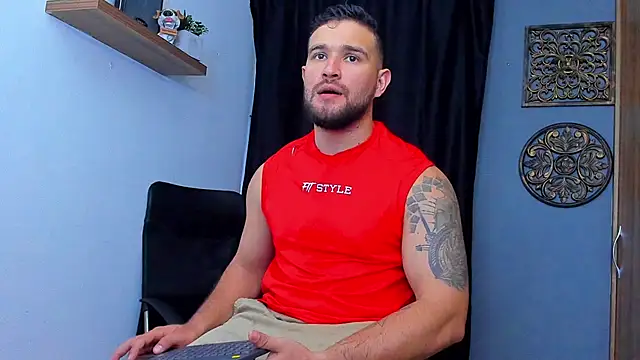 Snapshot of AndrewDiaz chatting on March 4, 11:22 pm AndrewDiaz online show from March 4, 11:22 pm