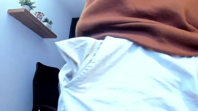 Snapshot of AndrewDiaz chatting on March 27, 6:08 am AndrewDiaz online show from March 27, 6:08 am