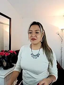 Snapshot of valeriahunter1 chatting on February 13, 10:00 pm valeriahunter1 online show from February 13, 10:00 pm