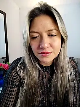 Snapshot of valeriahunter1 chatting on March 5, 9:26 pm valeriahunter1 online show from March 5, 9:26 pm
