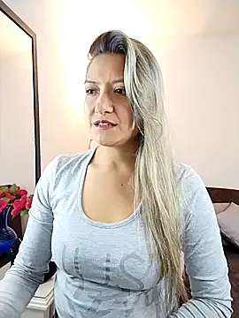 valeriahunter1 online show from November 5, 10:21 pm