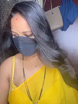 Snapshot of kannadatelugugirl chatting on February 18, 12:39 am kannadatelugugirl online show from February 18, 12:39 am