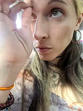 Snapshot of SmokeShow686 chatting on March 2, 9:01 pm SmokeShow686 online show from March 2, 9:01 pm