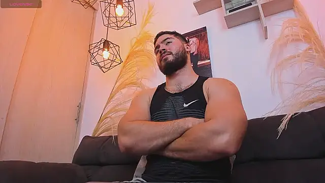 Snapshot of SebastianVilla_ chatting on March 3, 10:48 pm SebastianVilla online show from March 3, 10:48 pm