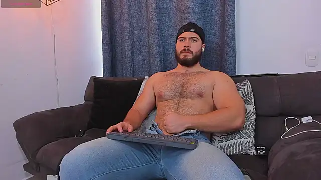 Snapshot of SebastianVilla_ chatting on March 20, 9:41 pm SebastianVilla online show from March 20, 9:41 pm