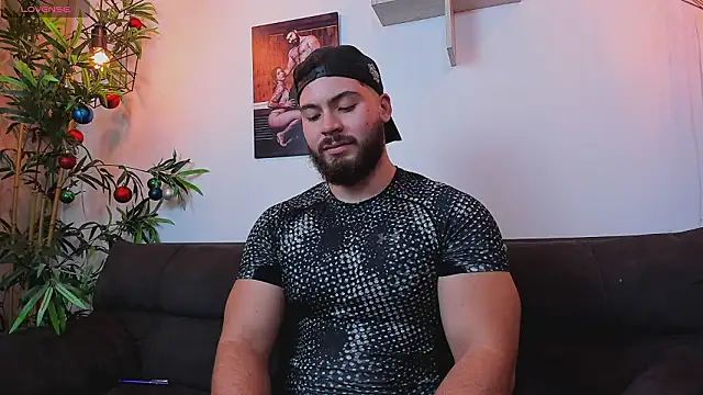 Snapshot of SebastianVilla_ chatting on March 28, 11:15 pm SebastianVilla online show from March 28, 11:15 pm