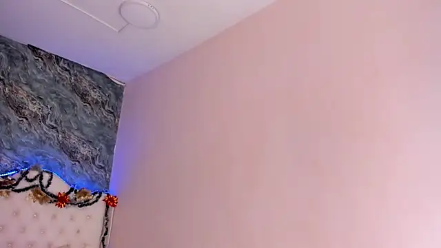 CAMILLEN PETTID online show from December 23, 11:17 pm