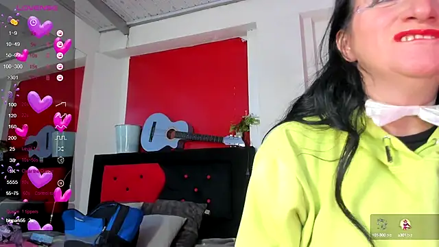 Snapshot of Andrefoxx_ chatting on October 13, 3:17 am Andrefoxx  online show from October 13, 3:17 am