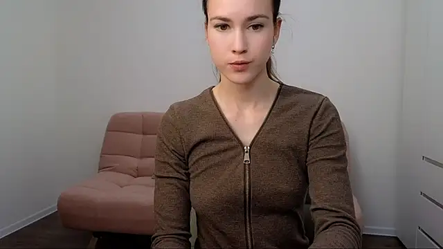 AliciaNewell online show from December 13, 1:33 pm