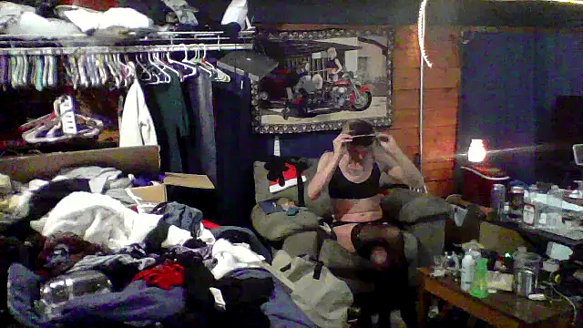 Snapshot of Brooke-lynn chatting on January 13, 2:07 am Brooke-lynn online show from January 13, 2:07 am