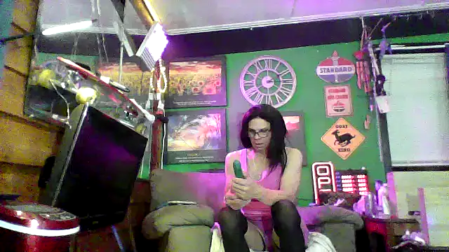 Snapshot of Brooke-lynn chatting on February 9, 7:16 am Brooke-lynn online show from February 9, 7:16 am
