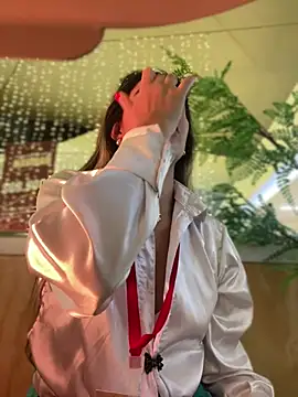 Snapshot of Emilia_Bakerr chatting on December 16, 11:18 pm Emilia Bakerr online show from December 16, 11:18 pm