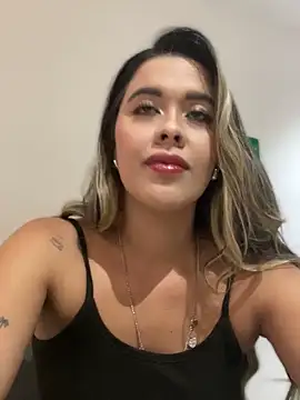 Snapshot of Emilia_Bakerr chatting on December 28, 6:18 pm Emilia Bakerr online show from December 28, 6:18 pm