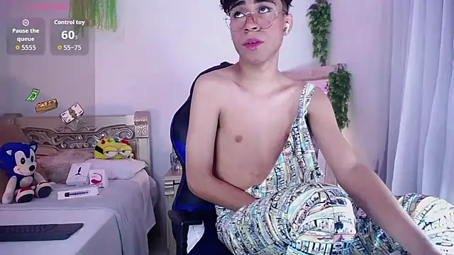 huge armound online show from September 25, 5:44 am