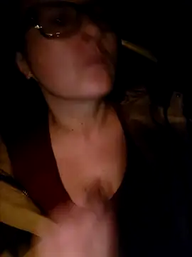 Snapshot of sweetkitty111 chatting on November 9, 1:59 am sweetkitty111 online show from November 9, 1:59 am