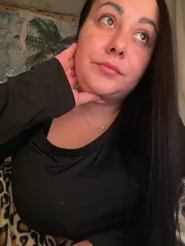 DaisyStreet online show from November 19, 3:56 pm