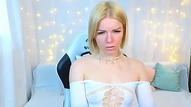 Lily Daviss online show from May 12, 2:52 am