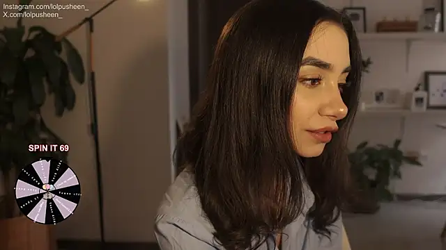 JulietteDee online show from February 10, 9:30 pm