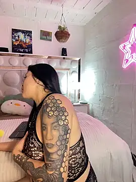 lucianaroy online show from January 12, 11:58 pm